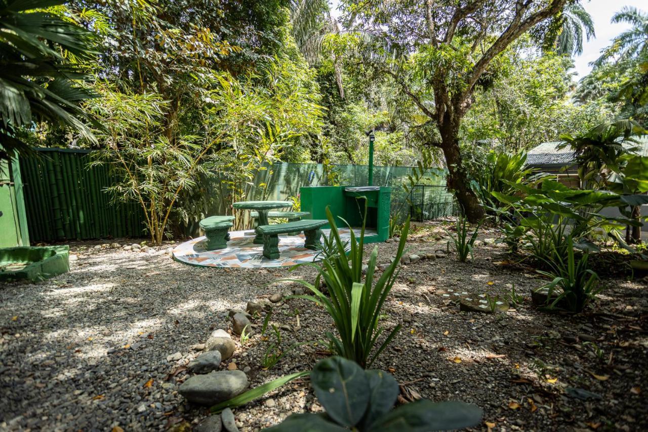 Casa Tucanes Manuel Antonio Esterno foto