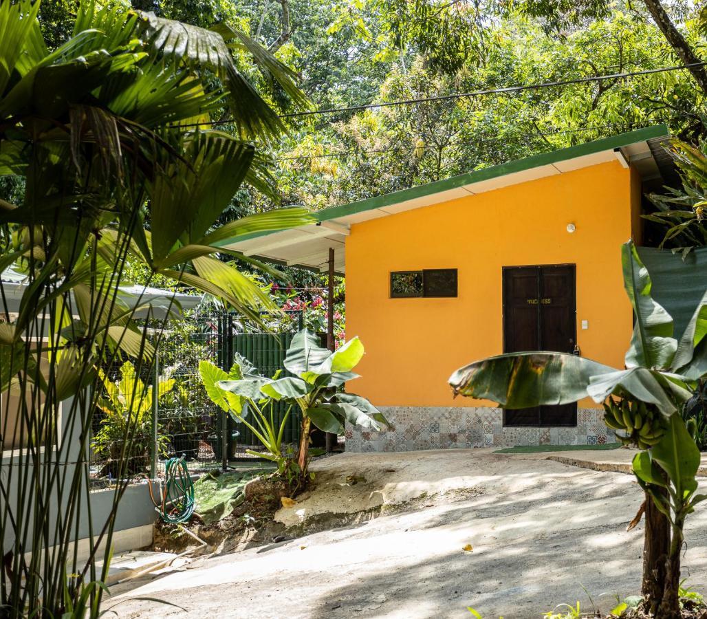 Casa Tucanes Manuel Antonio Esterno foto