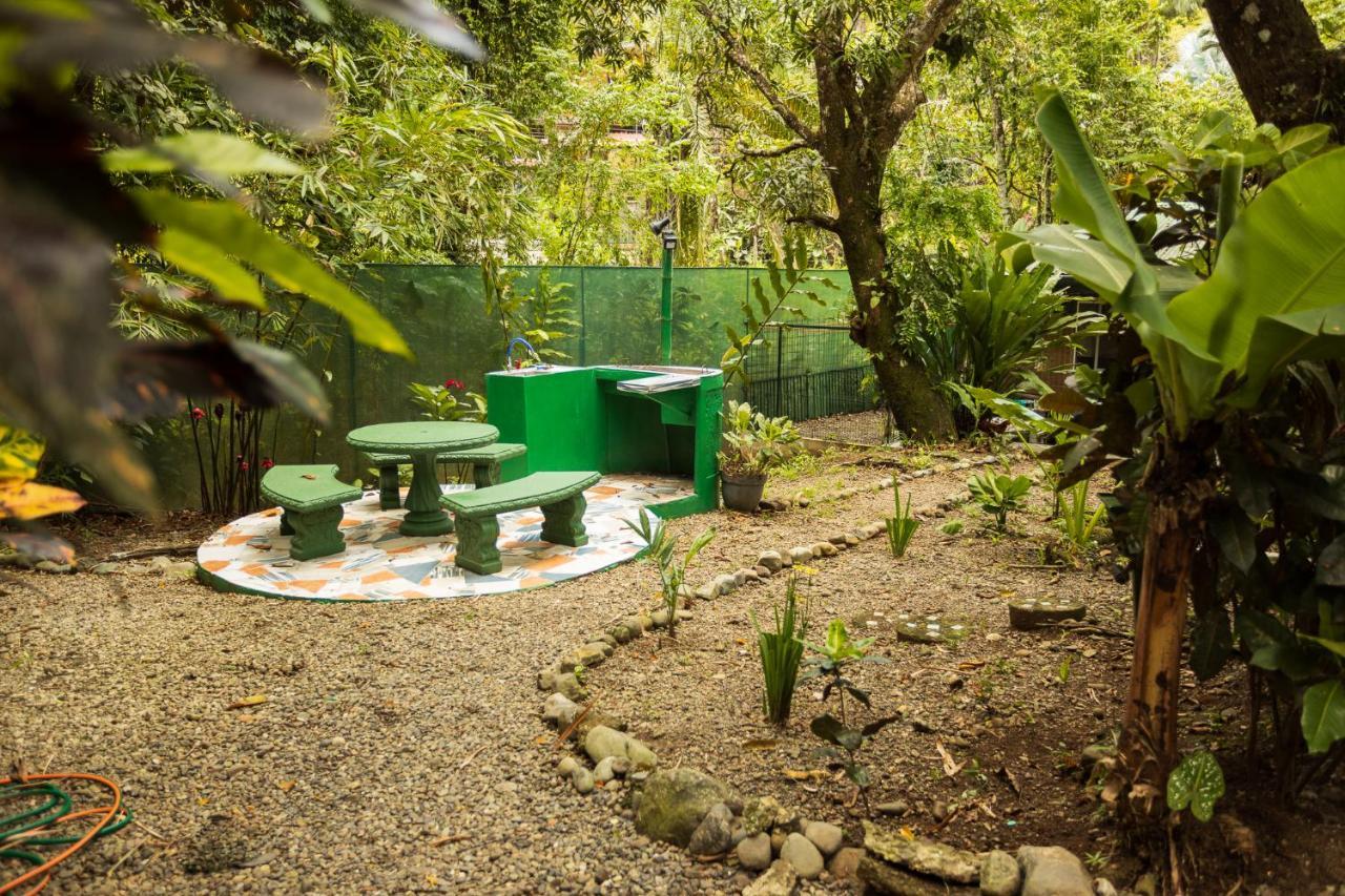 Casa Tucanes Manuel Antonio Esterno foto
